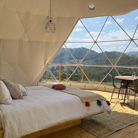 Hotel Tranquil Dome - Manta'S Retreat Glamping Cornereva Esterno foto