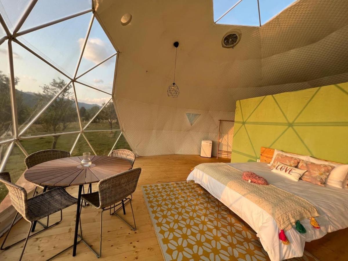 Hotel Tranquil Dome - Manta'S Retreat Glamping Cornereva Esterno foto
