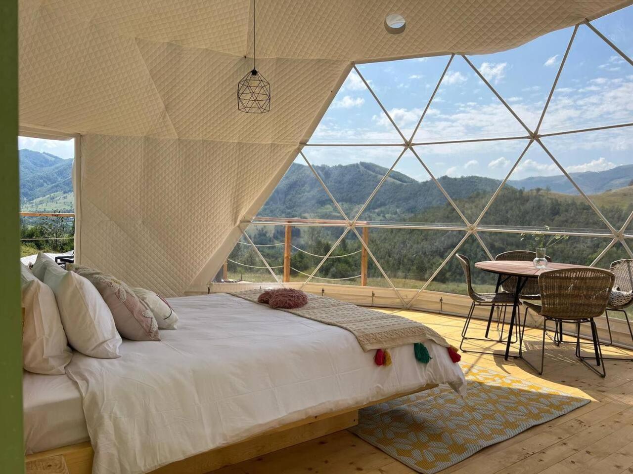 Hotel Tranquil Dome - Manta'S Retreat Glamping Cornereva Esterno foto