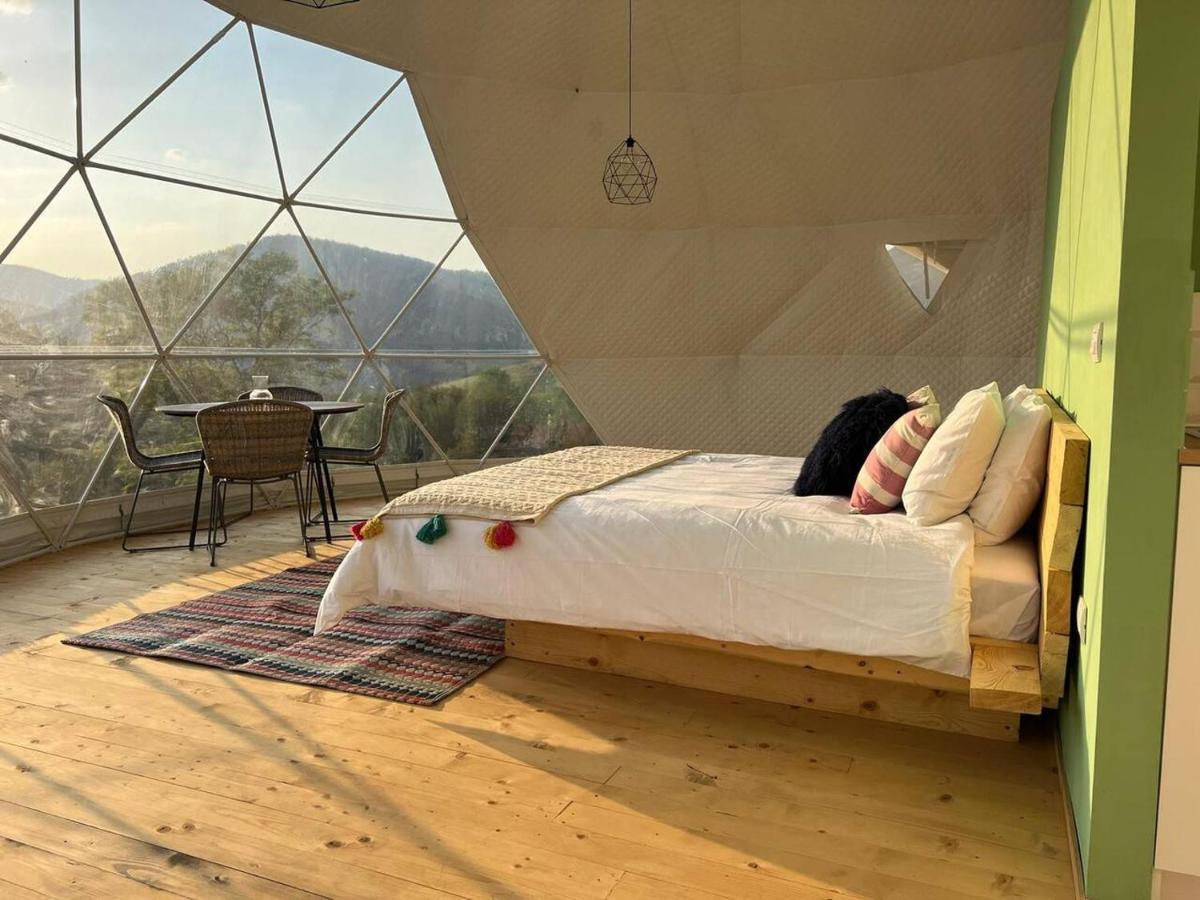 Hotel Tranquil Dome - Manta'S Retreat Glamping Cornereva Esterno foto