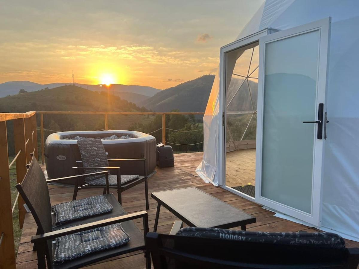 Hotel Tranquil Dome - Manta'S Retreat Glamping Cornereva Esterno foto
