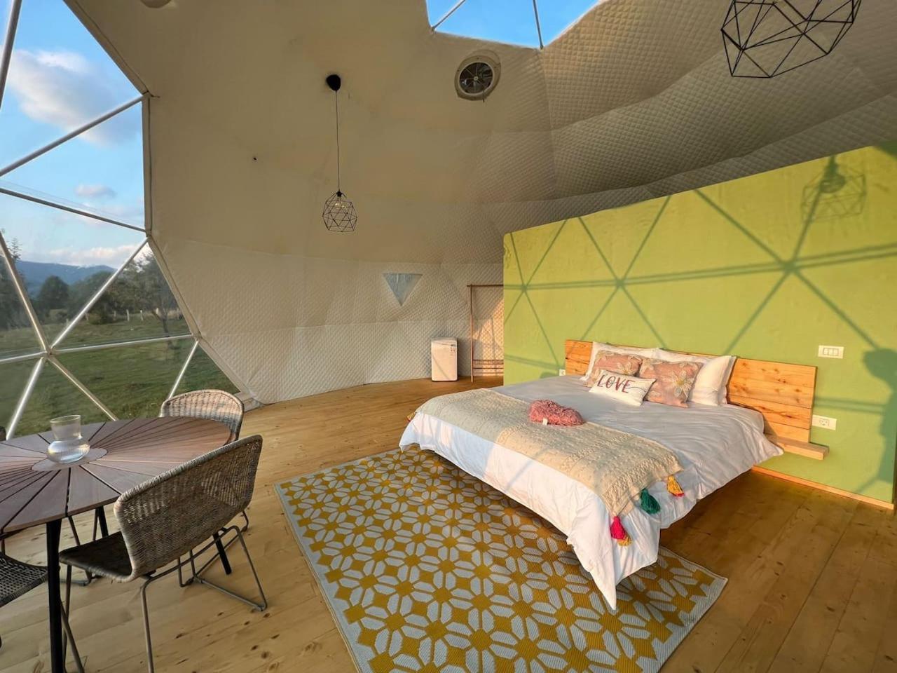 Hotel Tranquil Dome - Manta'S Retreat Glamping Cornereva Esterno foto