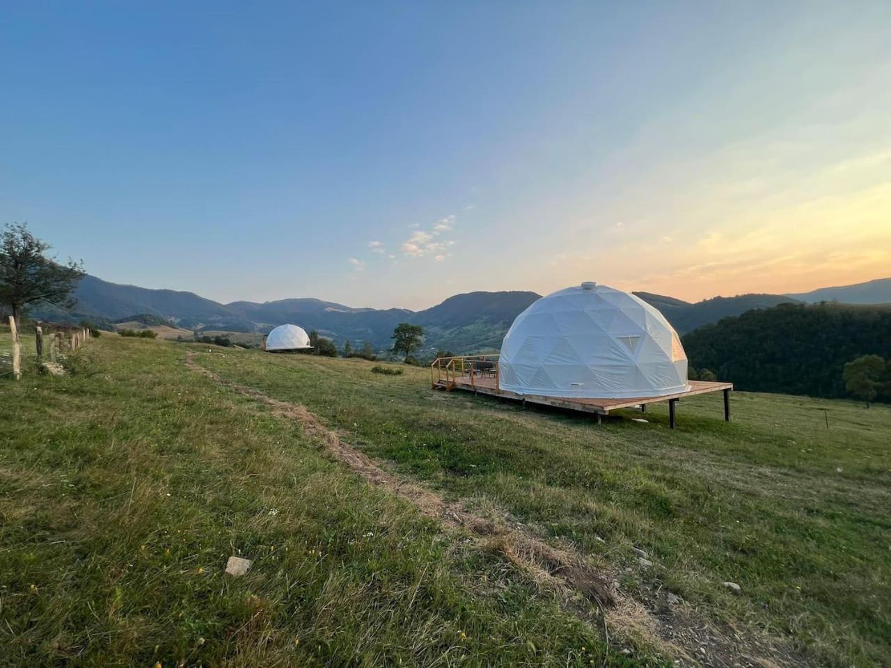 Hotel Tranquil Dome - Manta'S Retreat Glamping Cornereva Esterno foto