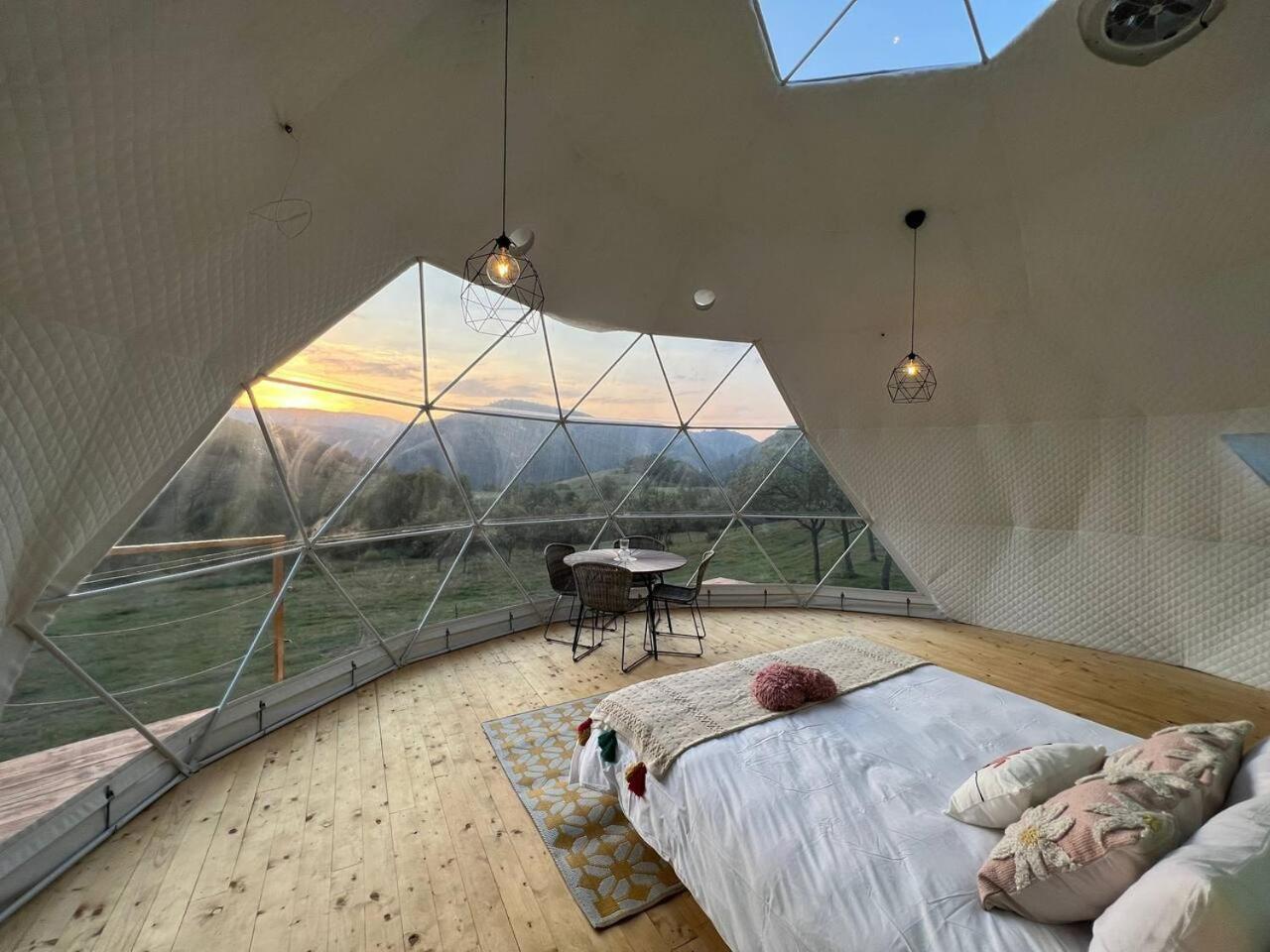 Hotel Tranquil Dome - Manta'S Retreat Glamping Cornereva Esterno foto