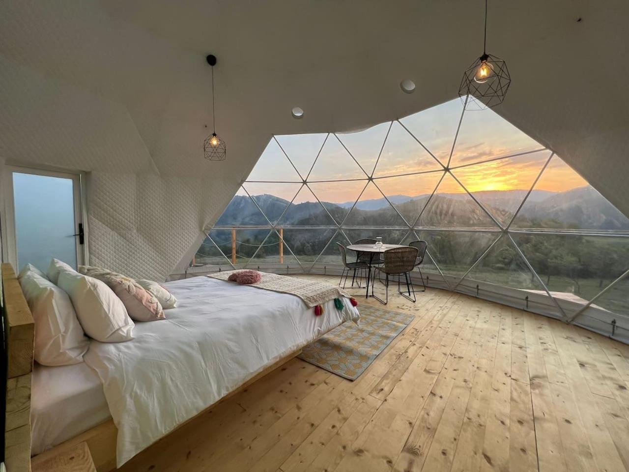 Hotel Tranquil Dome - Manta'S Retreat Glamping Cornereva Esterno foto