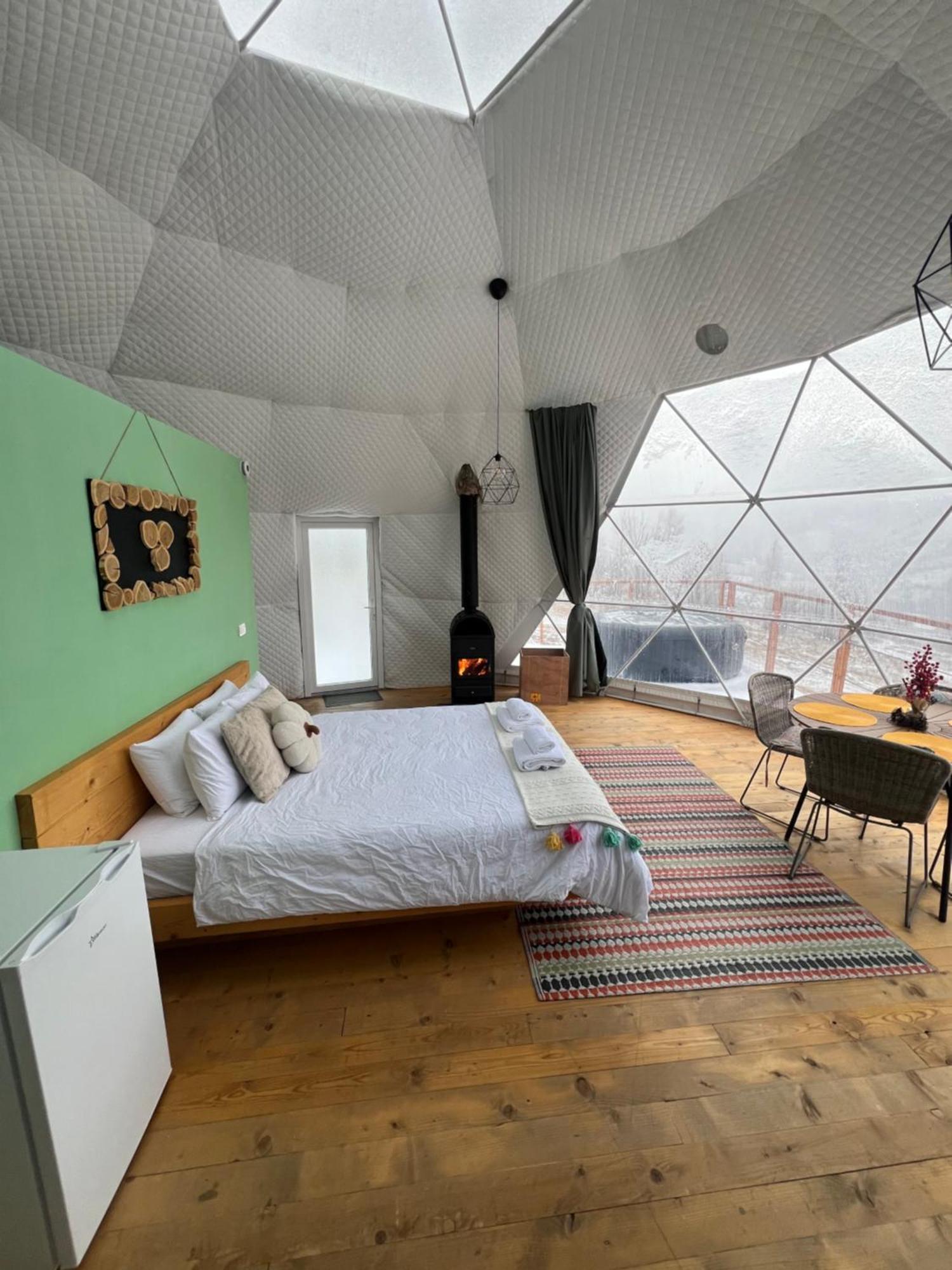 Hotel Tranquil Dome - Manta'S Retreat Glamping Cornereva Esterno foto