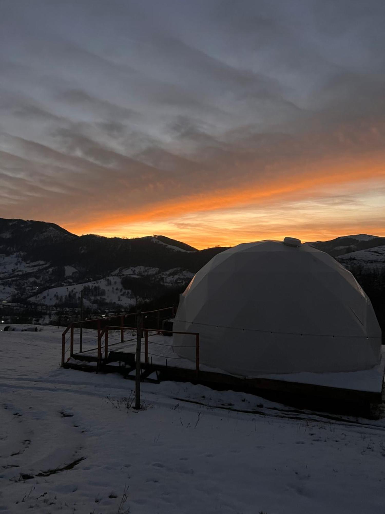 Hotel Tranquil Dome - Manta'S Retreat Glamping Cornereva Esterno foto